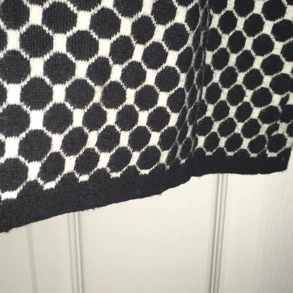 Chico’s Black and White Sweater - Picture 5 of 9